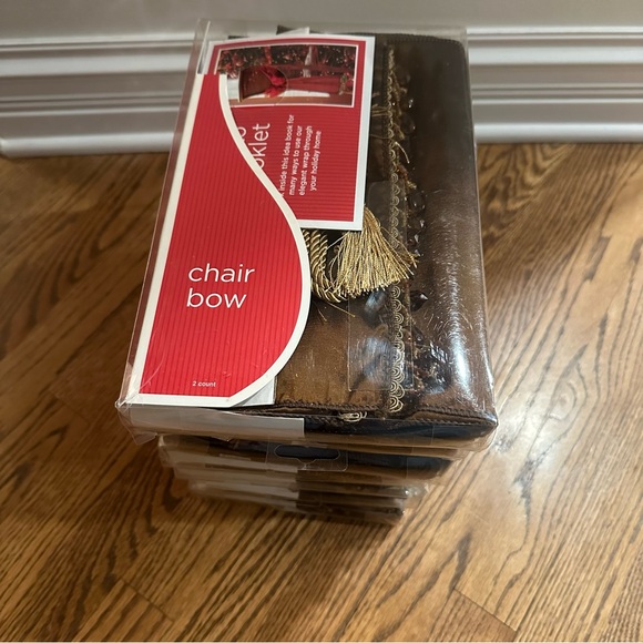 14 Chair Bows, Table Runners, Wreath, Tree and/or Staircase Garland and more! - Picture 6 of 11